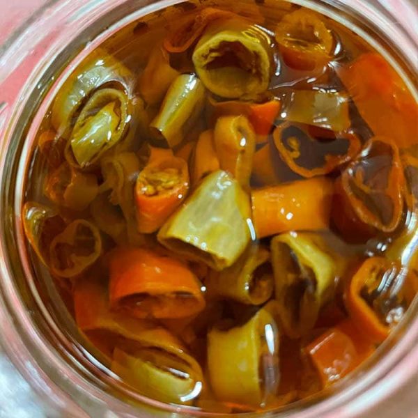 Peperoncini piccanti a rondelle in olio di oliva - 170 grammi - immagine 3